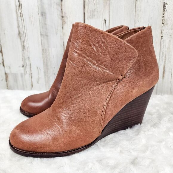 Gianni Bini Done Deal Brown Wedge Ankle Booties Size 8.5 - Picture 2 of 10